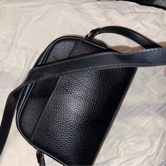 NEW VINTAGE w/TAGS GUESS Crossbody - Picture 7 of 11